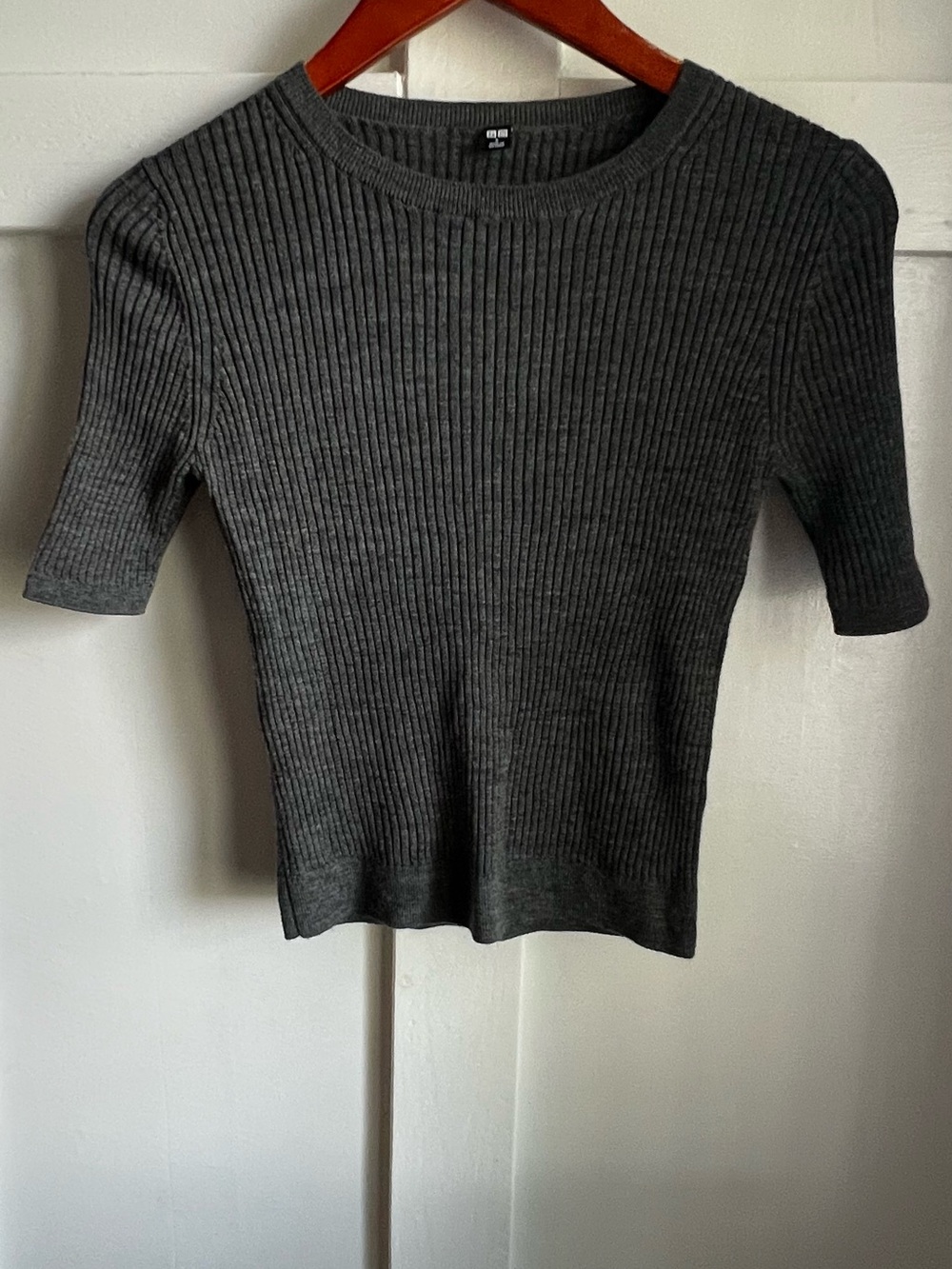 Uniqlo Ribbed Short-Sleeve Crew Top - Charcoal 100% wool